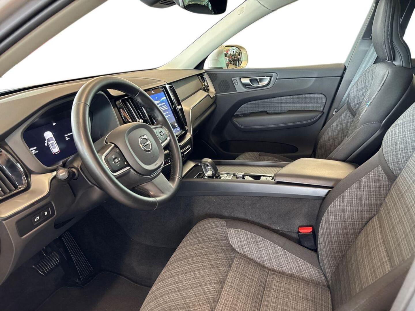 VOLVO XC60 7