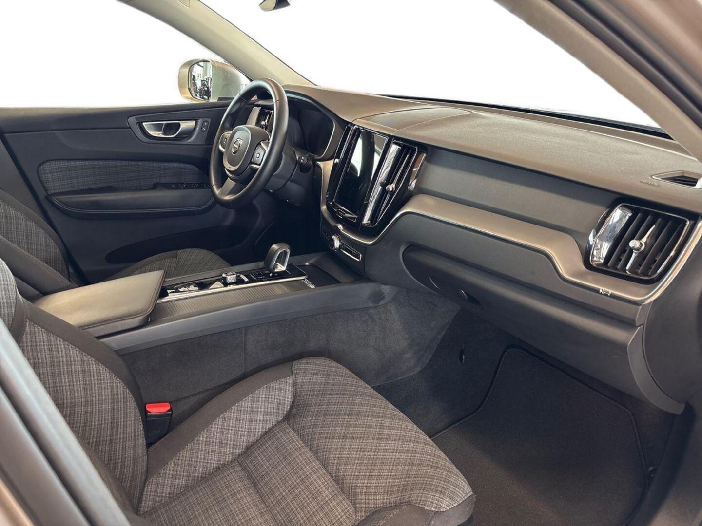 VOLVO XC60 9