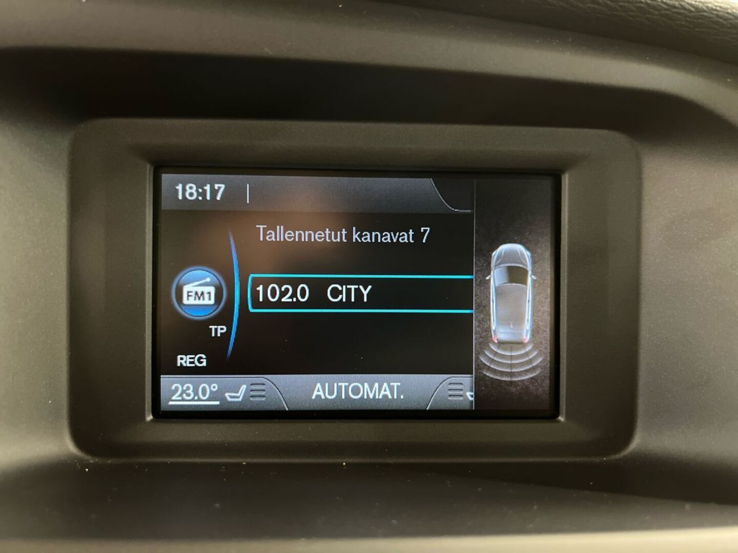 VOLVO V40 17
