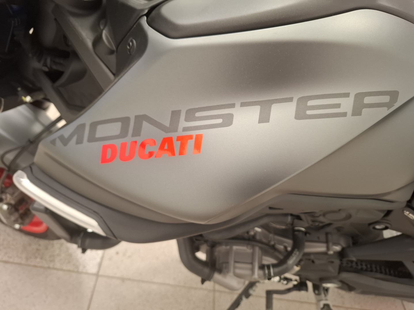 DUCATI Monster 2021