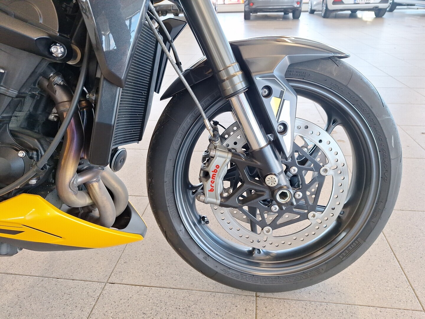 TRIUMPH STREET TRIPLE 2023