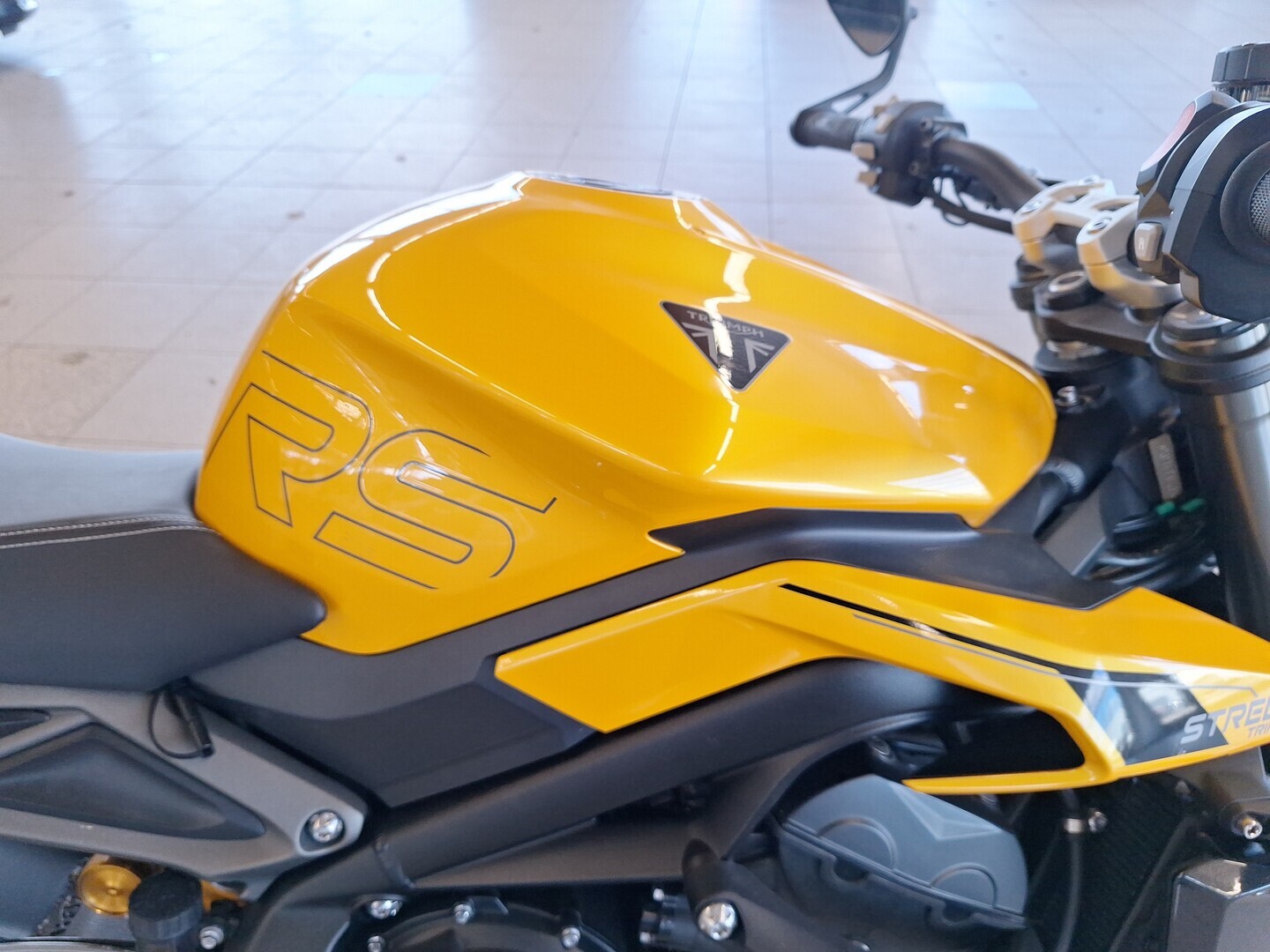 TRIUMPH STREET TRIPLE 2023