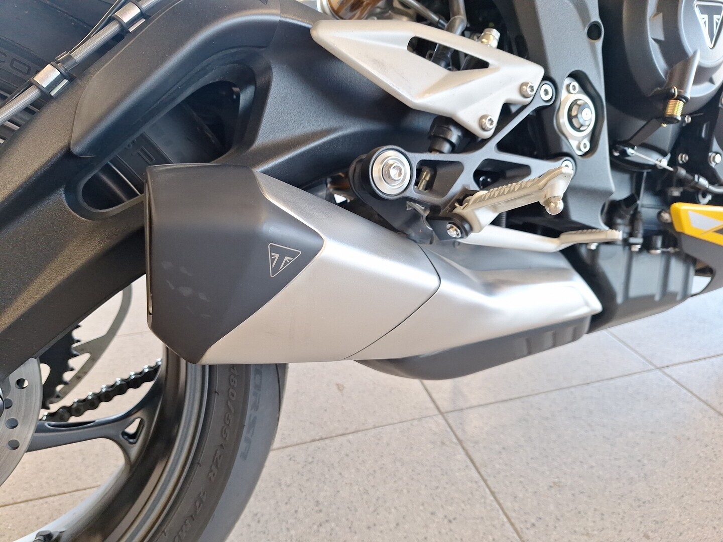 TRIUMPH STREET TRIPLE 2023