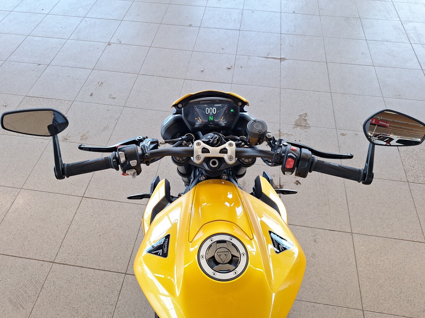 TRIUMPH STREET TRIPLE 2023