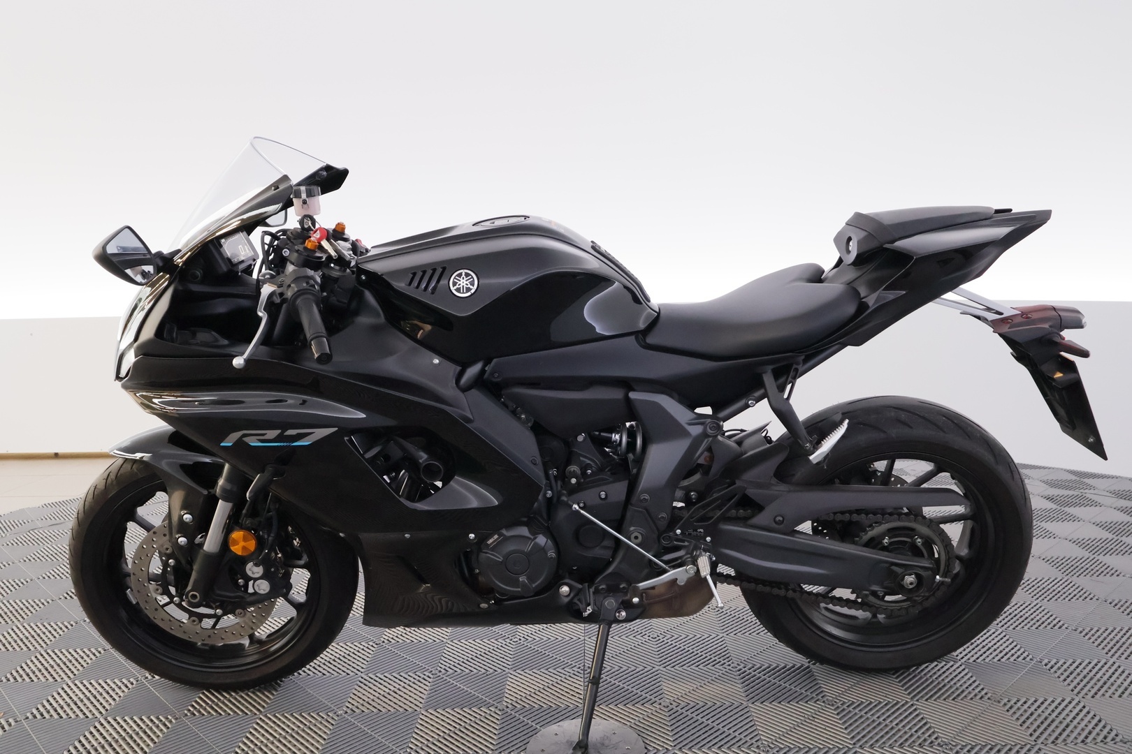 YAMAHA YZF-R7 2023