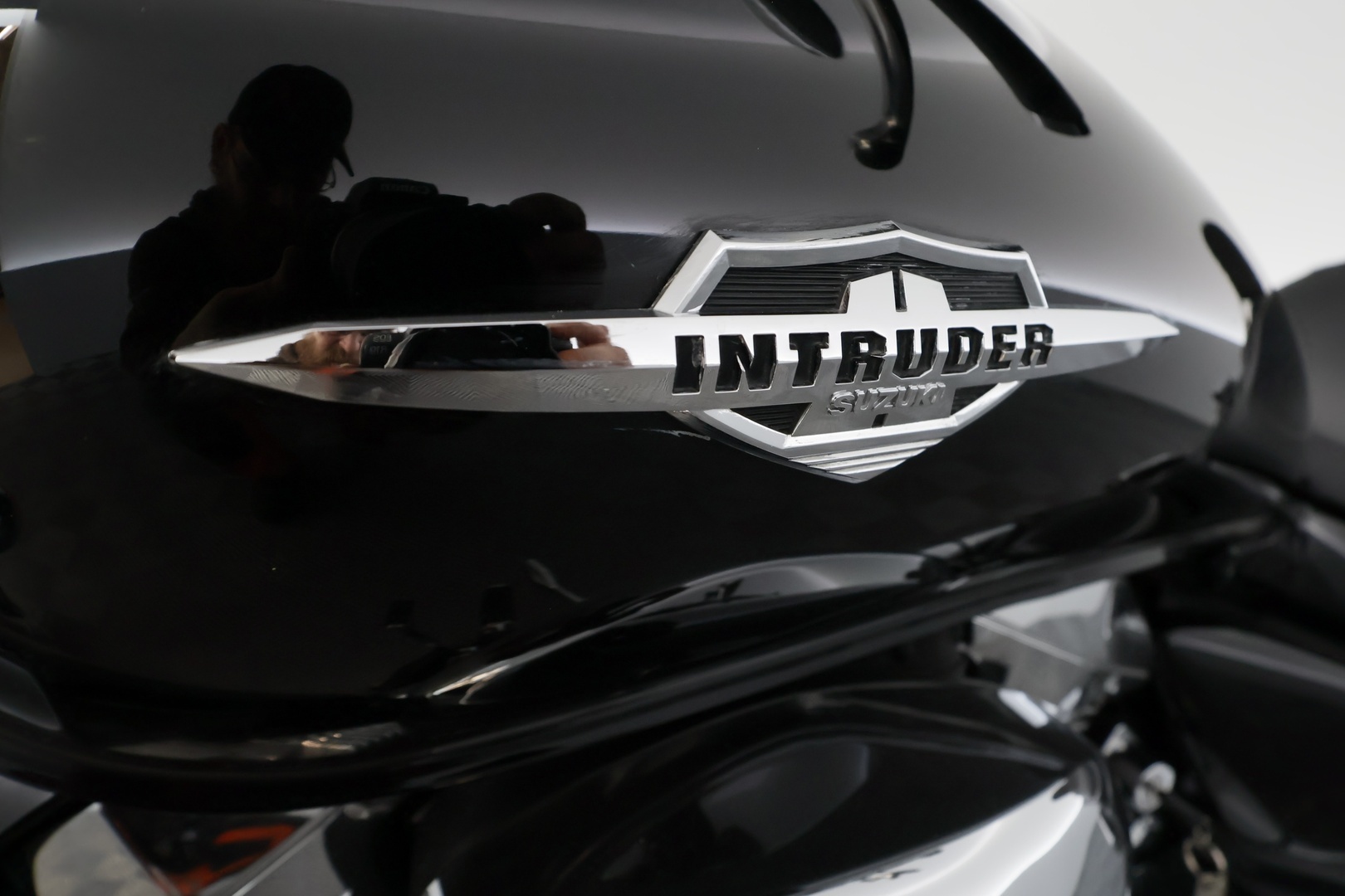 SUZUKI INTRUDER 2014