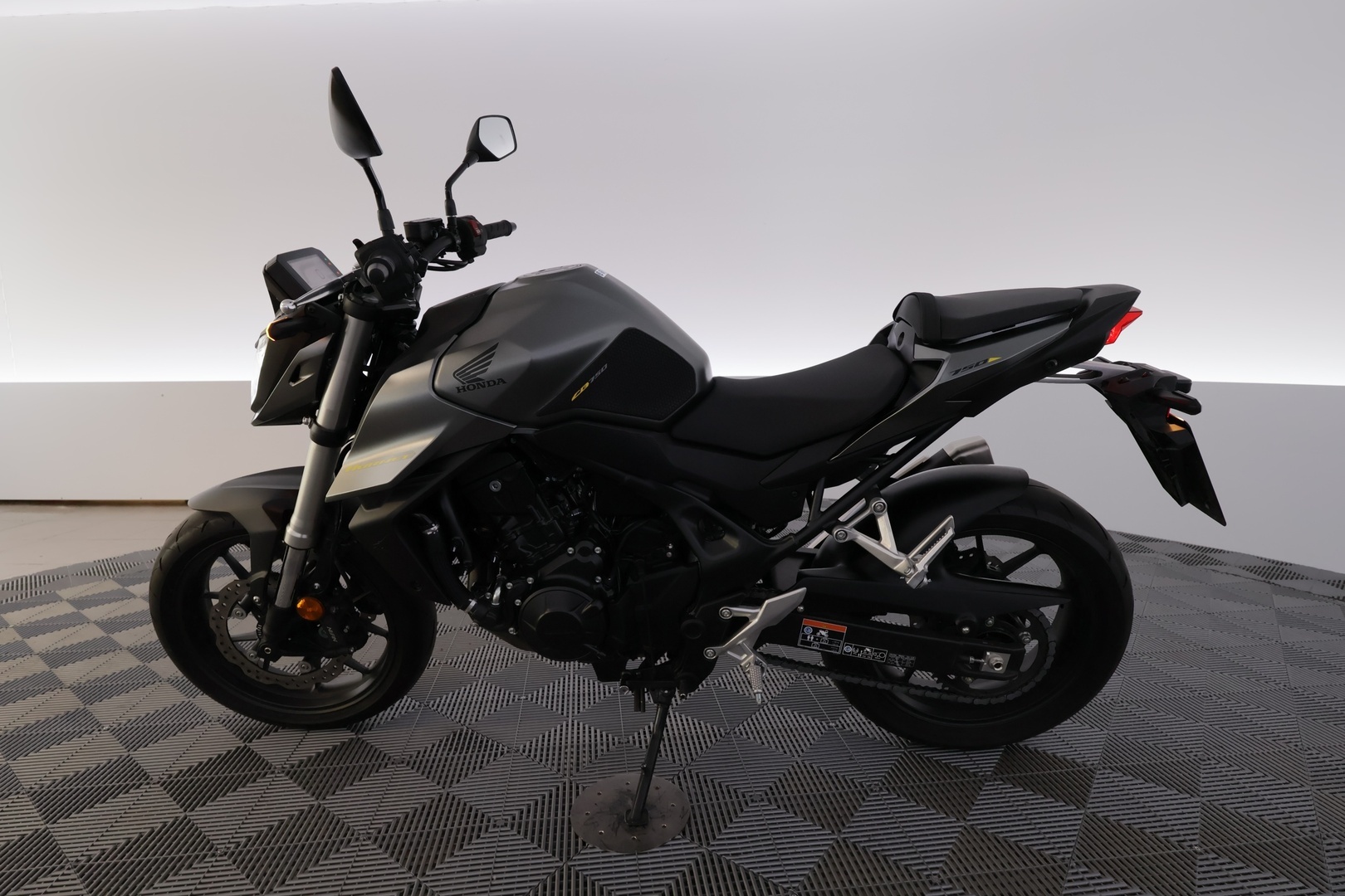HONDA CB 2024