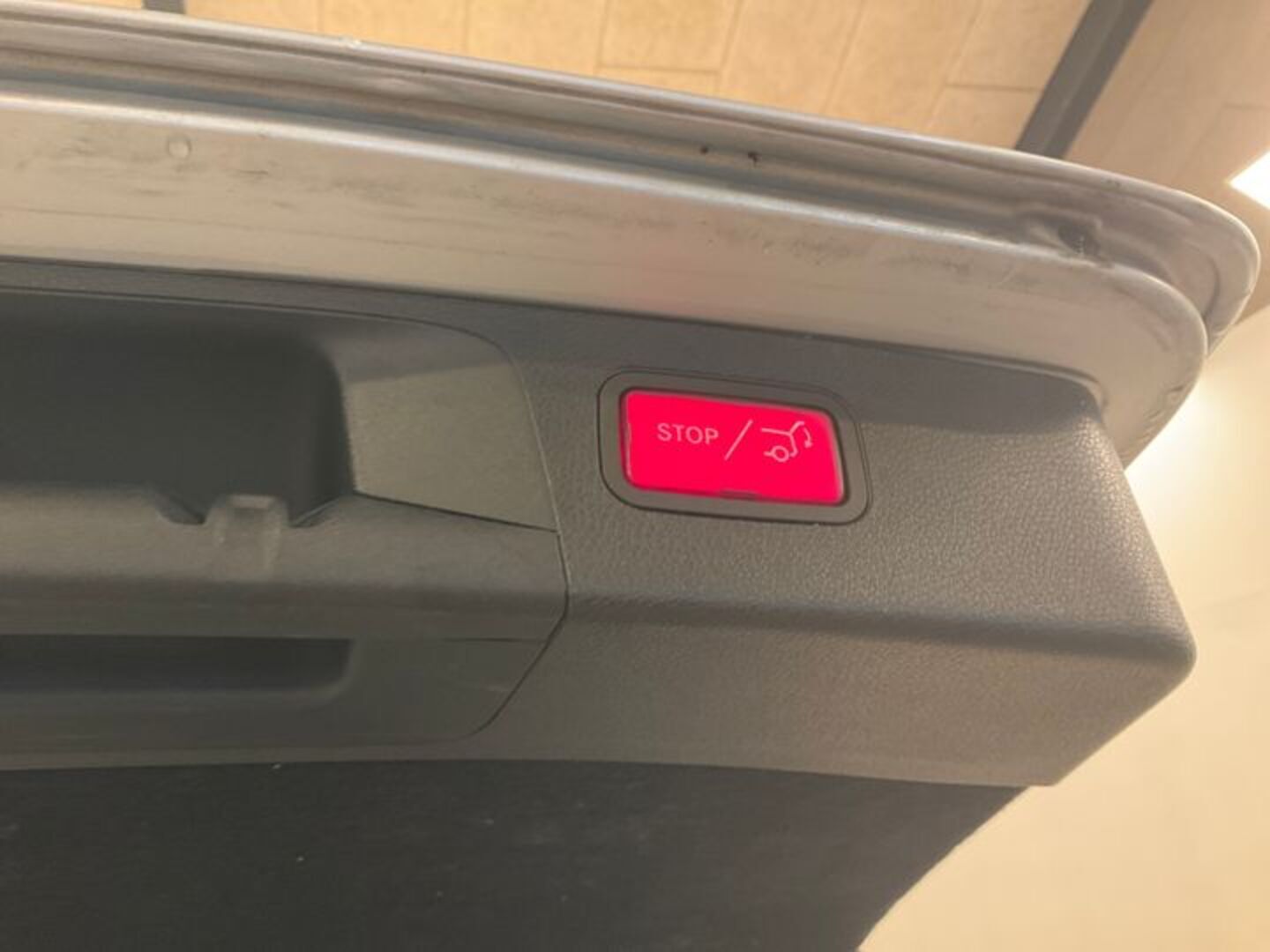 MERCEDES-BENZ E 2022