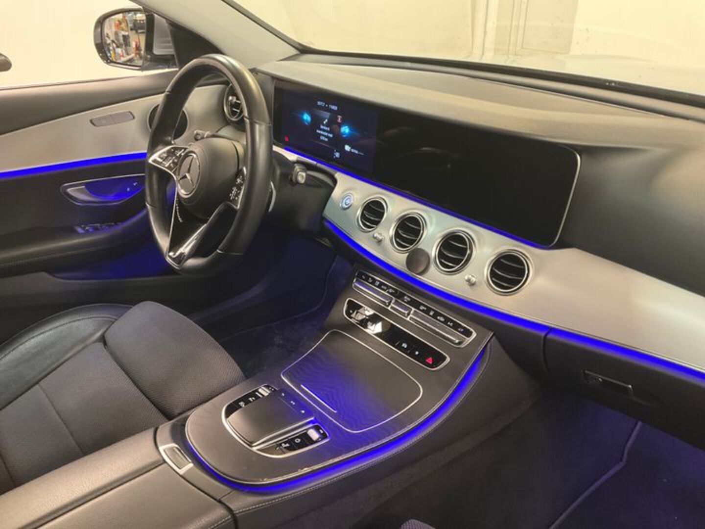 MERCEDES-BENZ E 2022