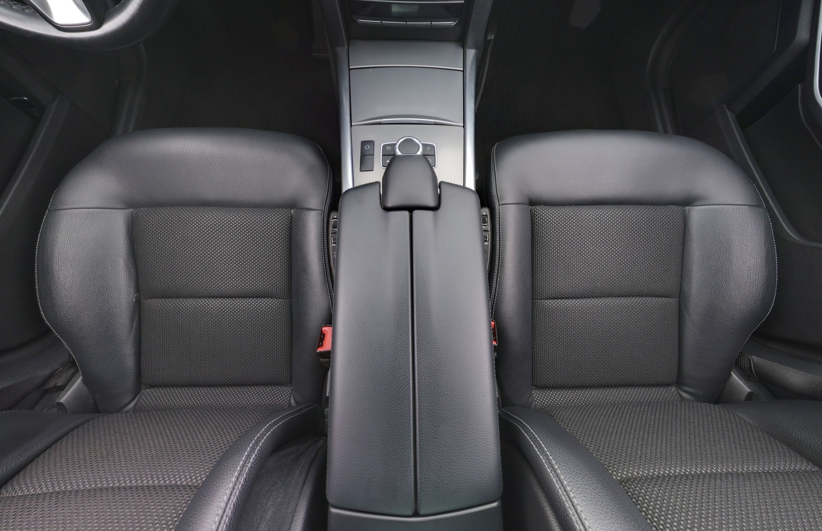 MERCEDES-BENZ E 2016