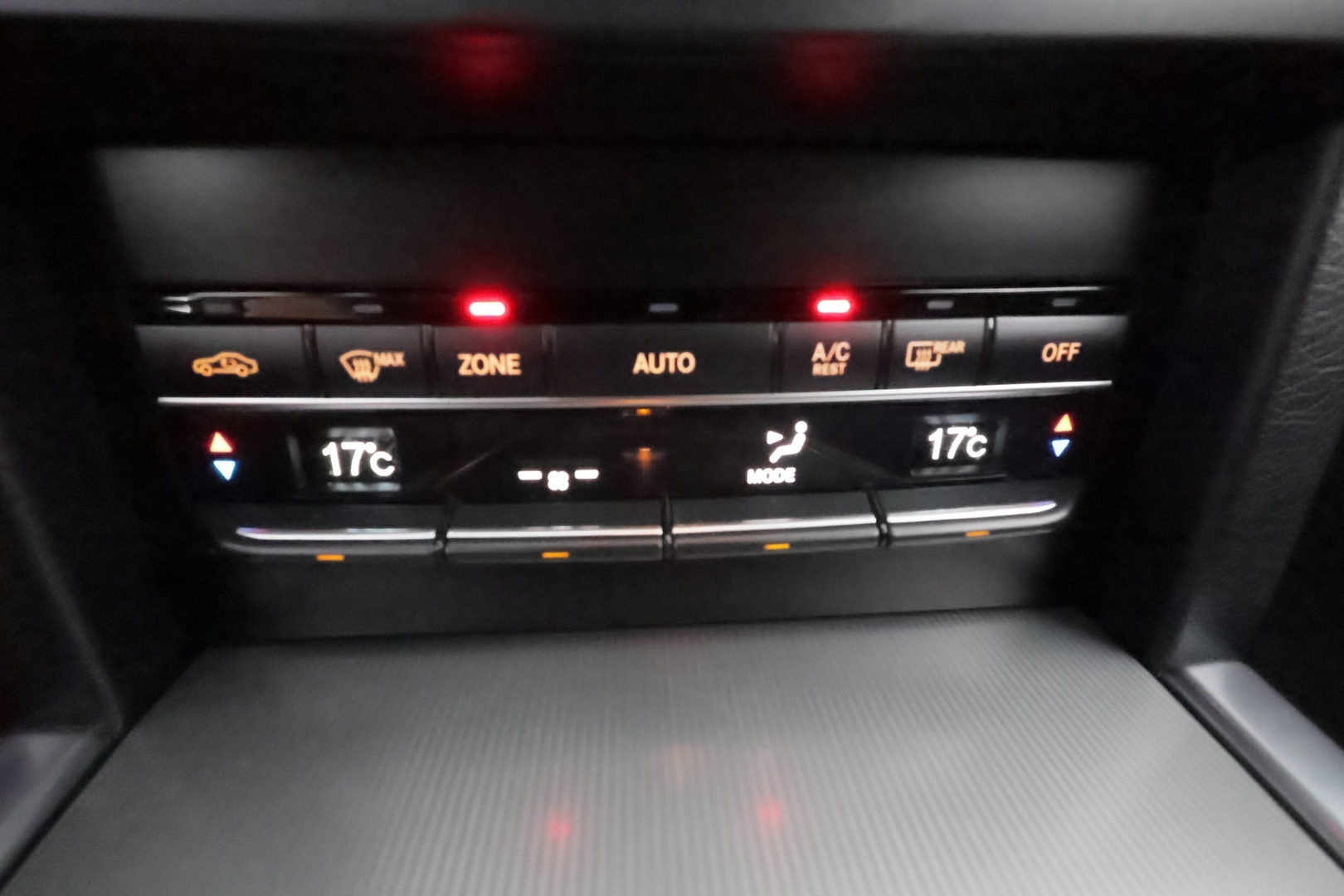 MERCEDES-BENZ E 2016