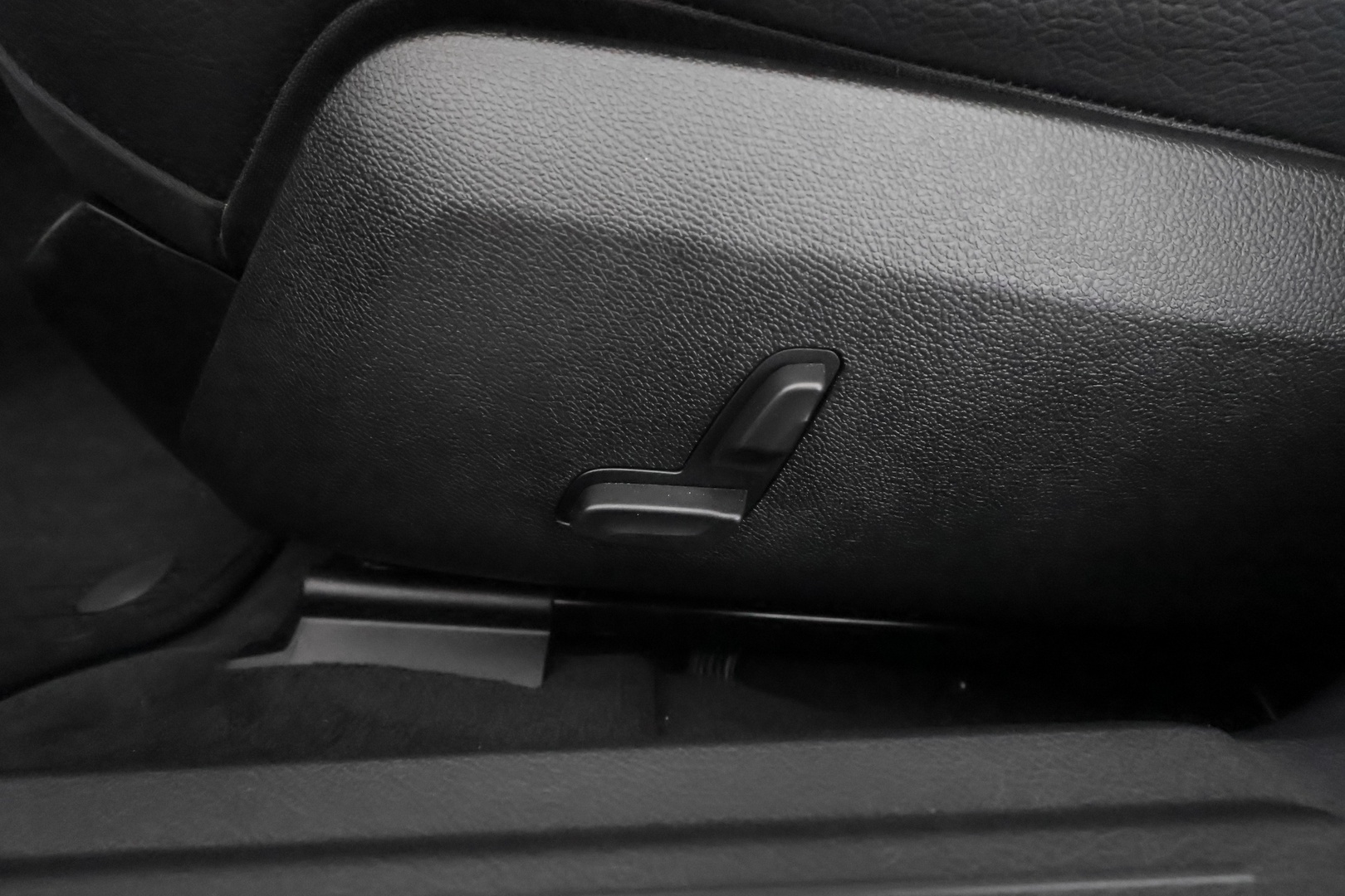 MERCEDES-BENZ E 2016