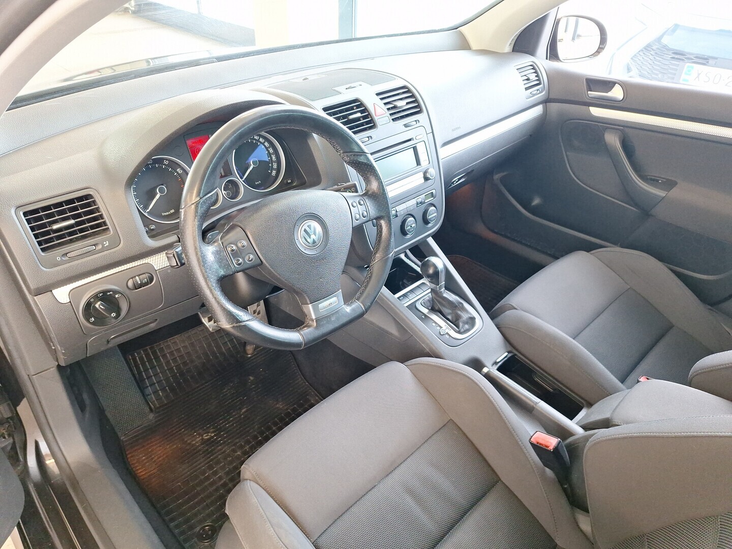 VOLKSWAGEN Golf 2006