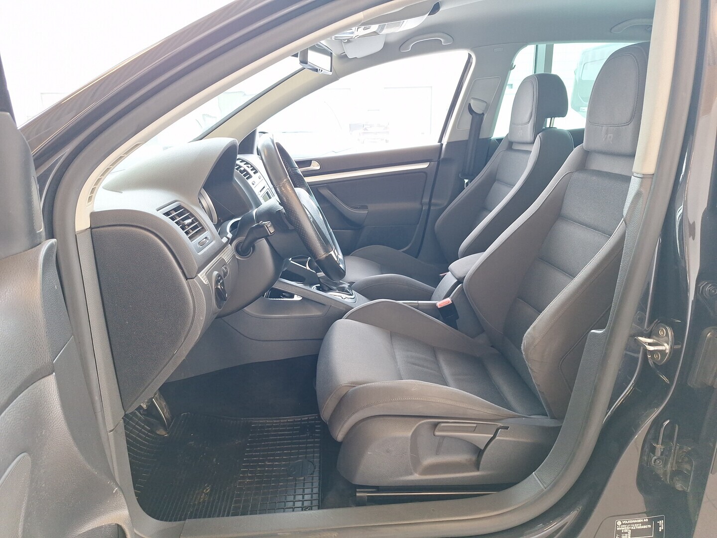 VOLKSWAGEN Golf 2006