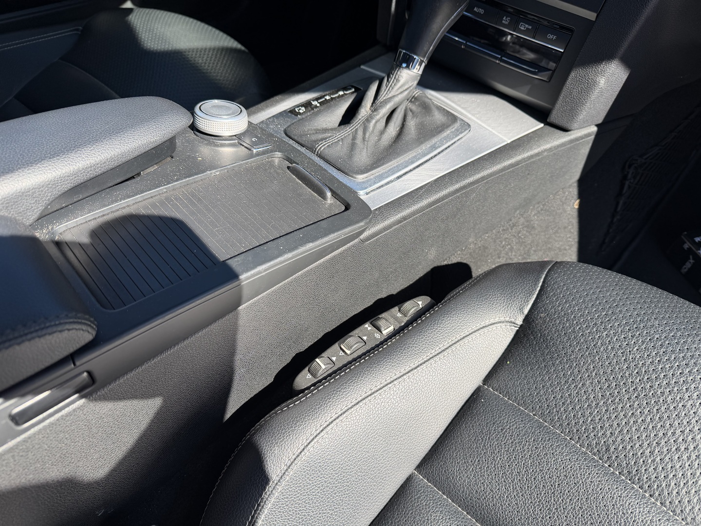 MERCEDES-BENZ E 2010