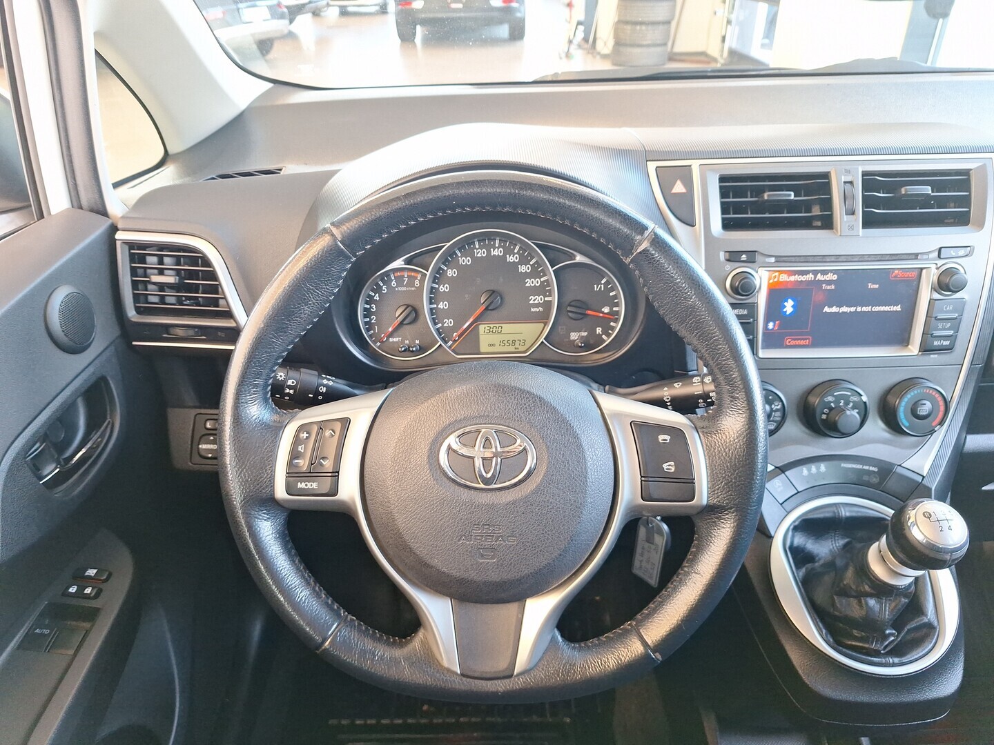 TOYOTA Verso-S 2011
