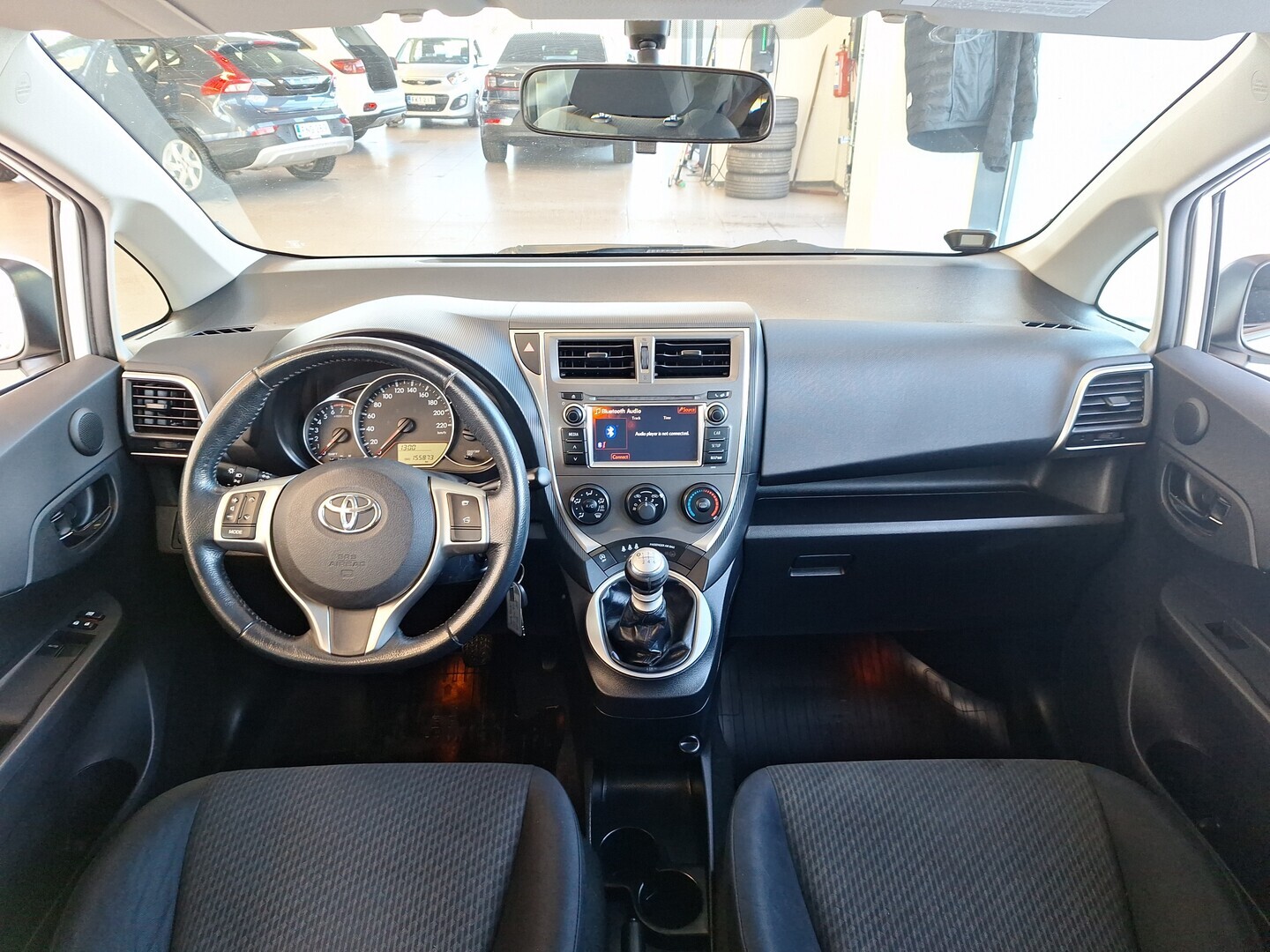 TOYOTA Verso-S 2011