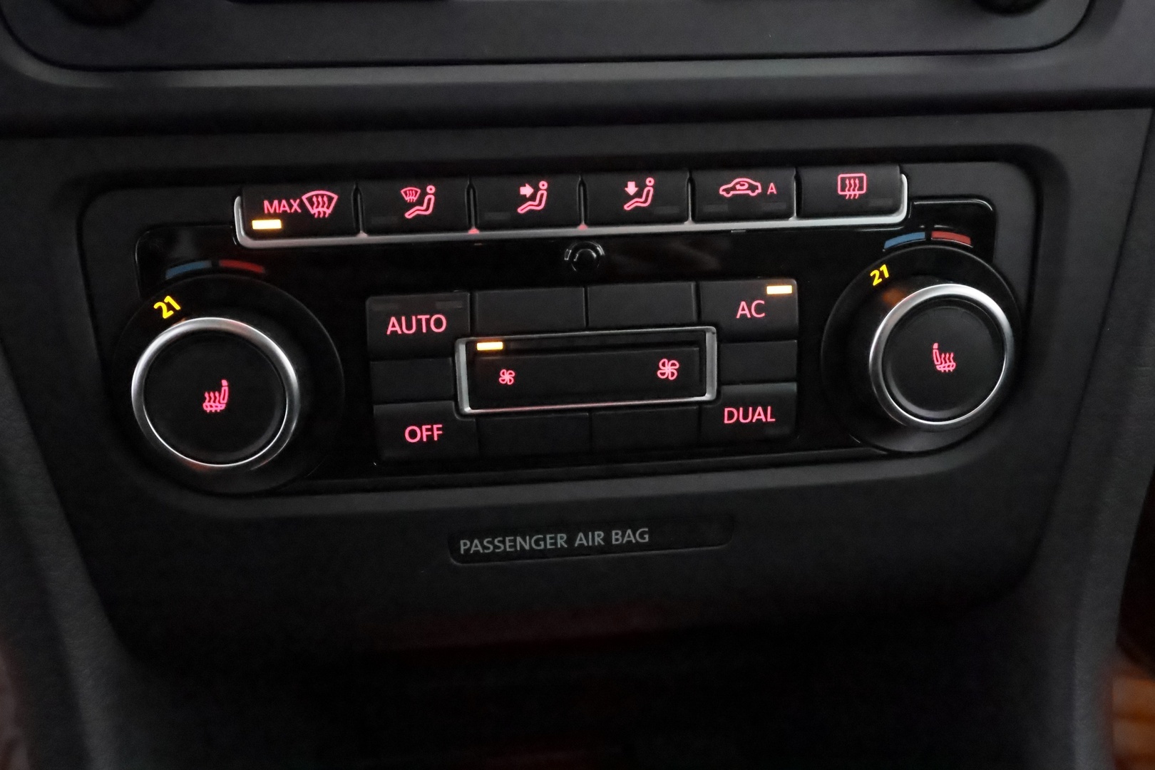 VOLKSWAGEN Golf 2011