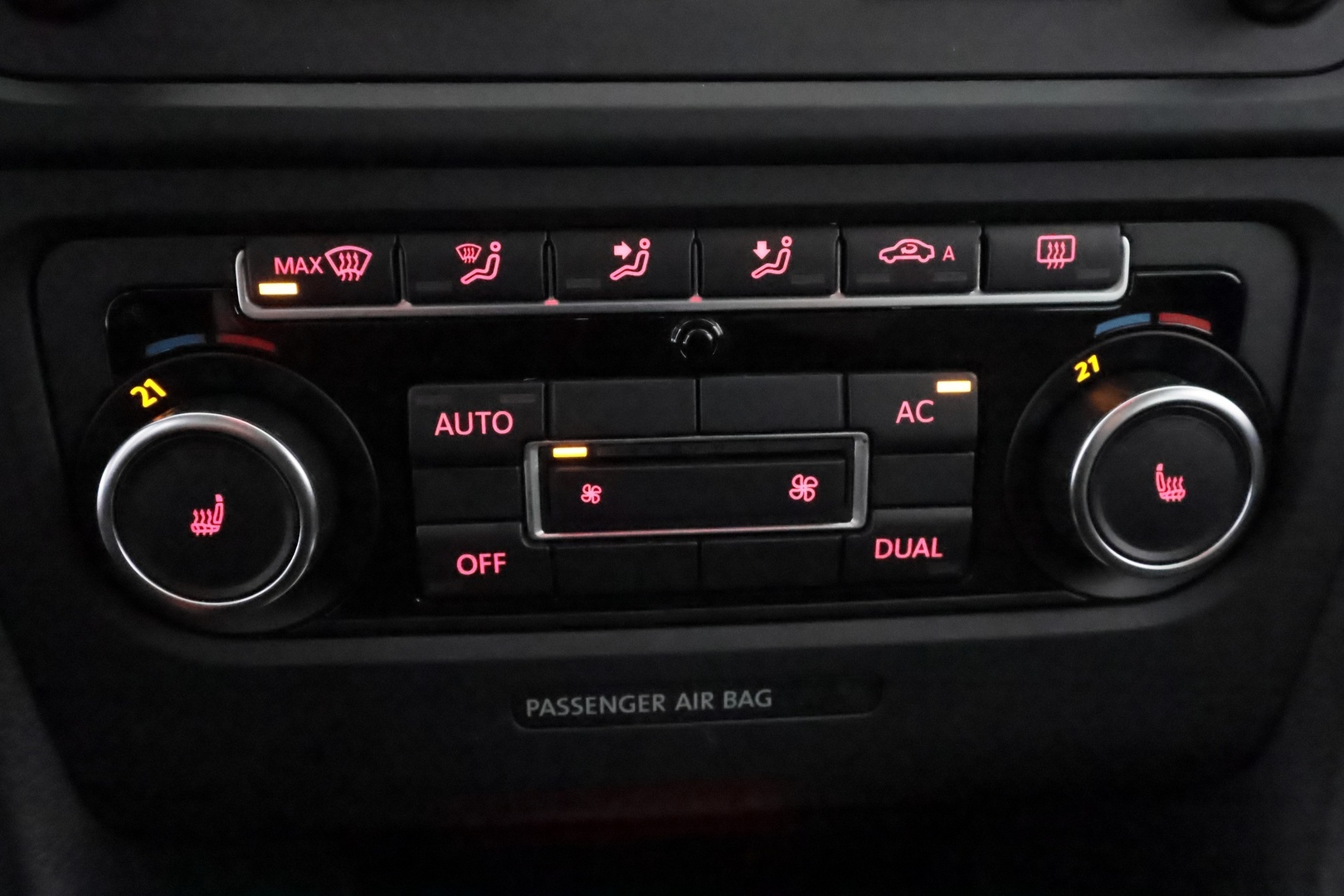 VOLKSWAGEN Golf 2011