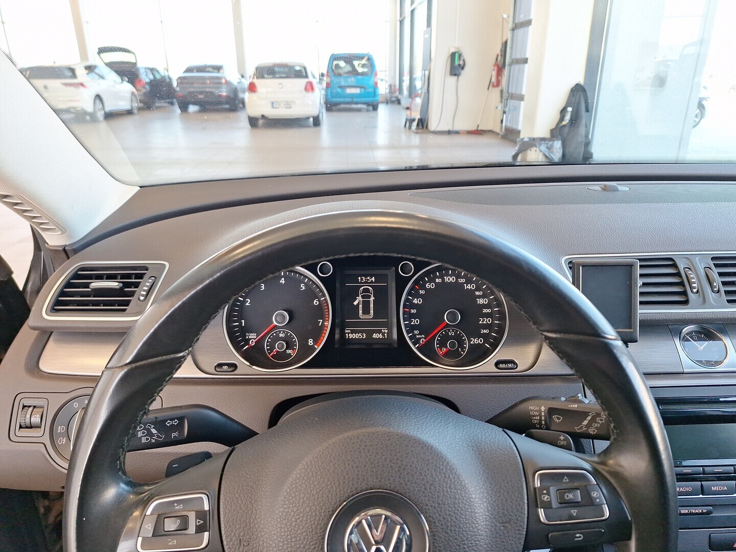 VOLKSWAGEN Passat 2011