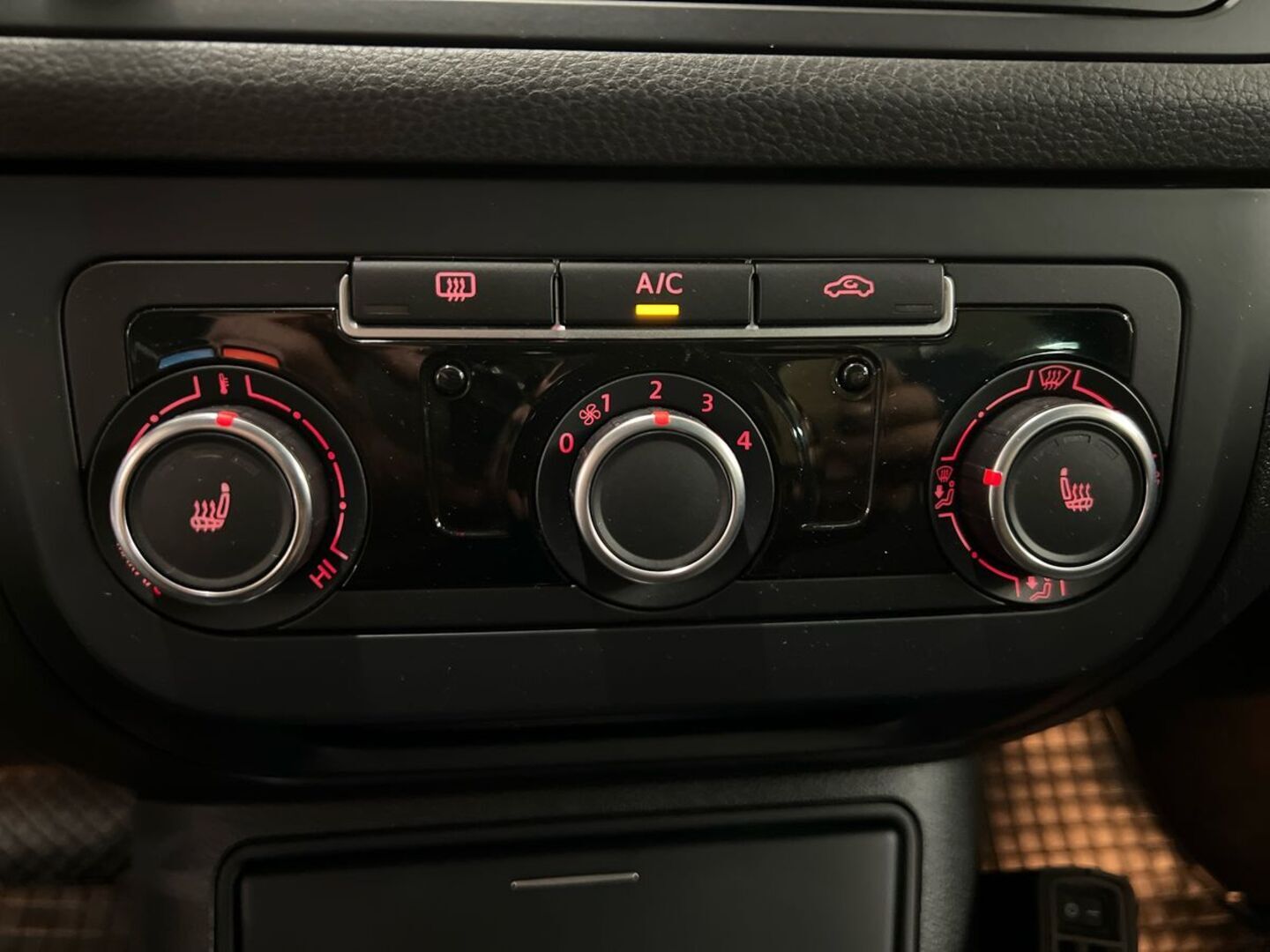 VOLKSWAGEN Golf Plus 2013