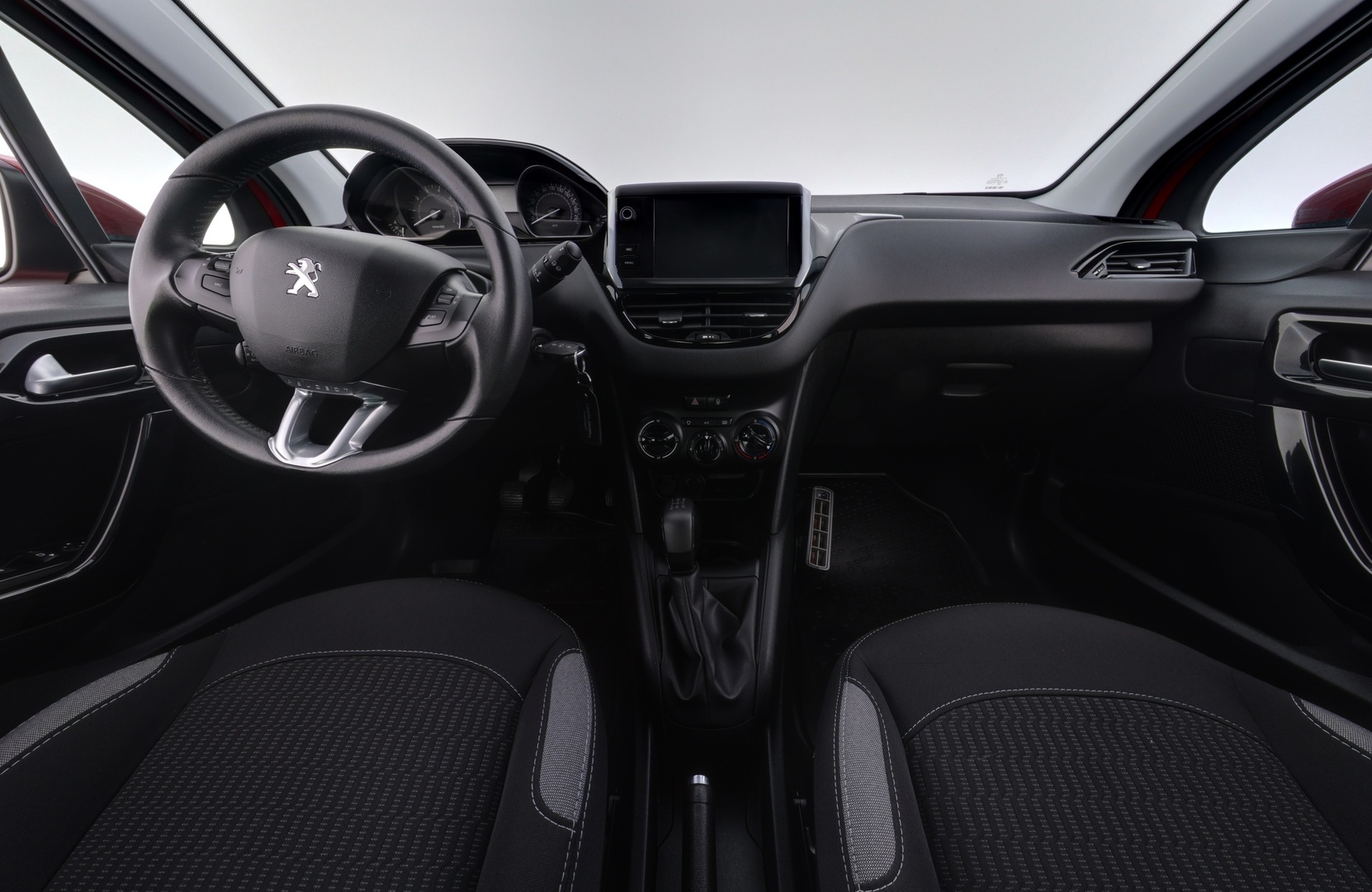 PEUGEOT 208 2015