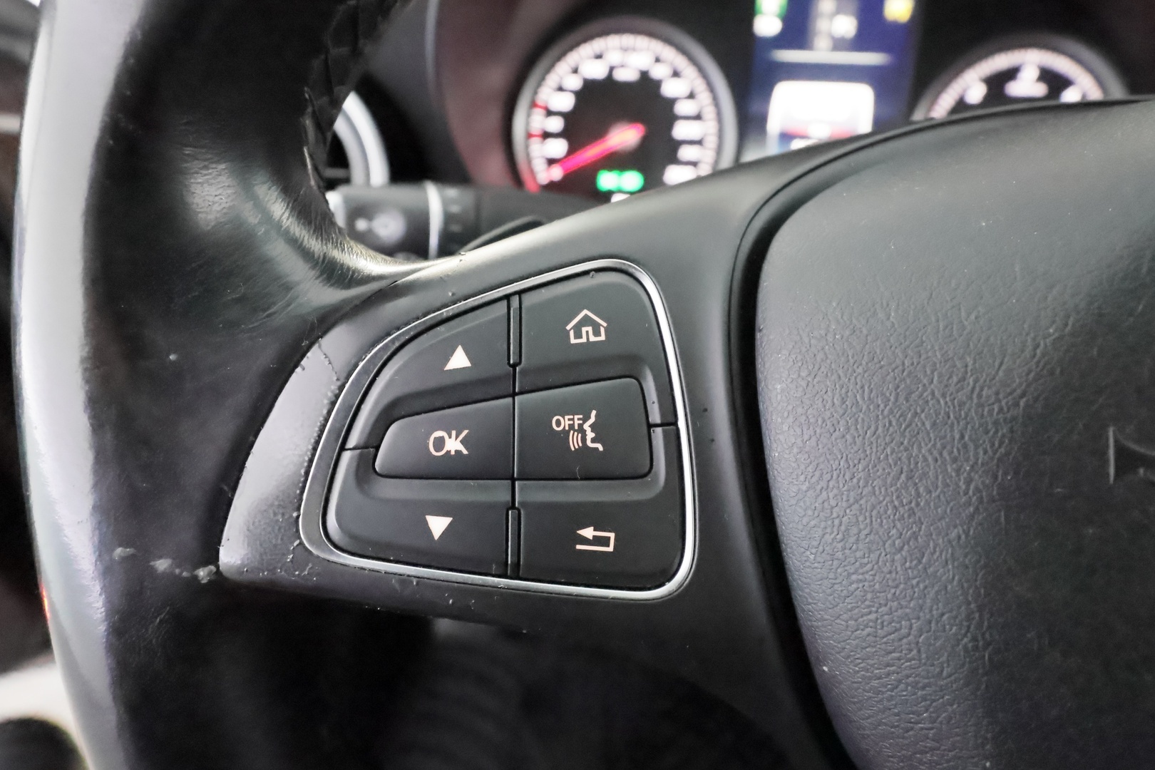 MERCEDES-BENZ C 2016