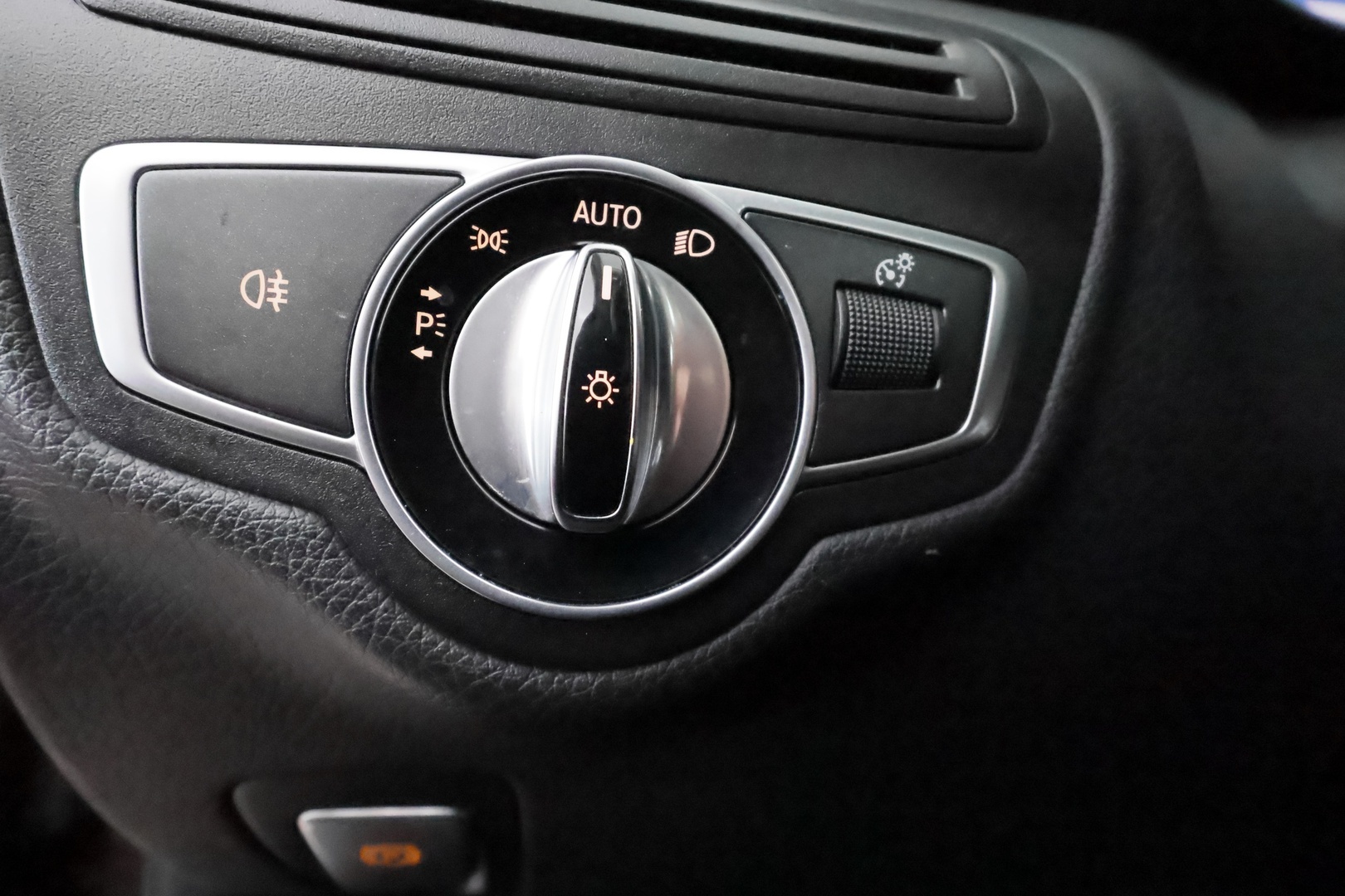 MERCEDES-BENZ C 2016