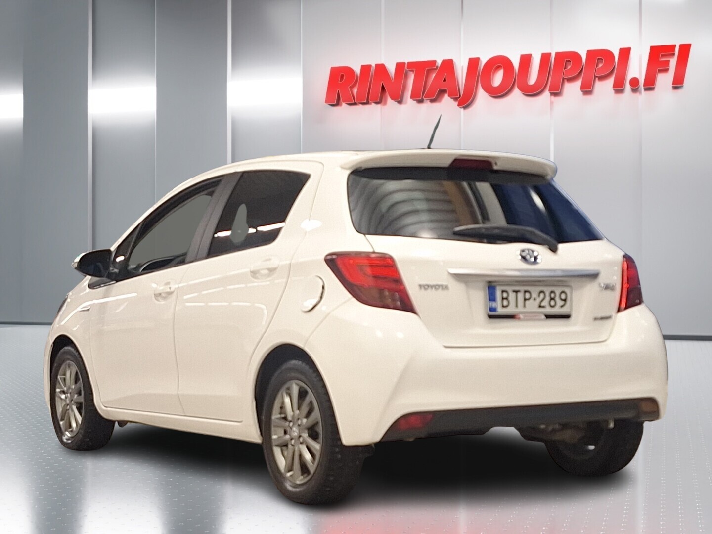 TOYOTA Yaris 2015