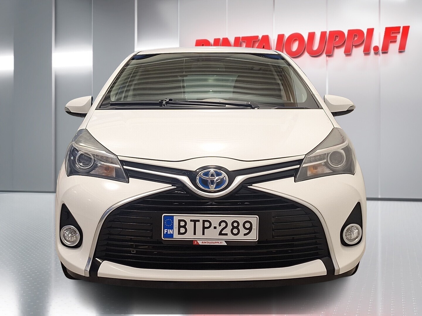 TOYOTA Yaris 2015