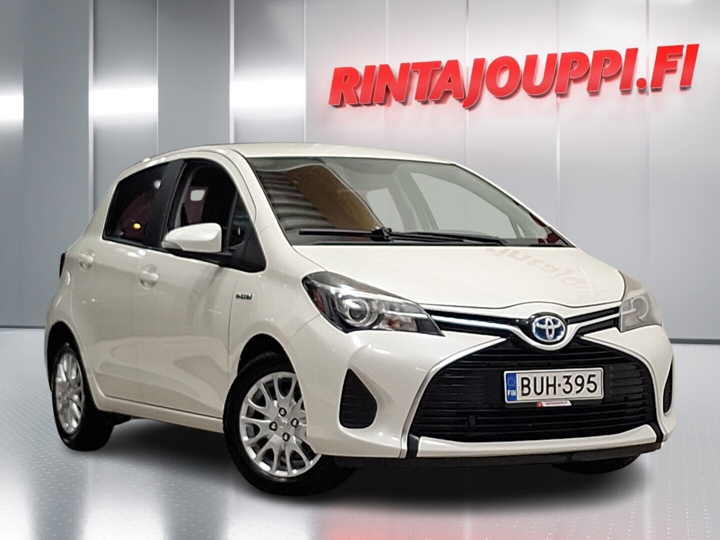 TOYOTA Yaris 2015