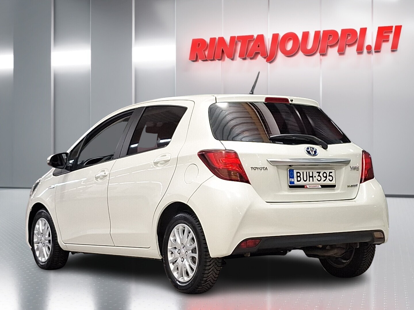 TOYOTA Yaris 2015