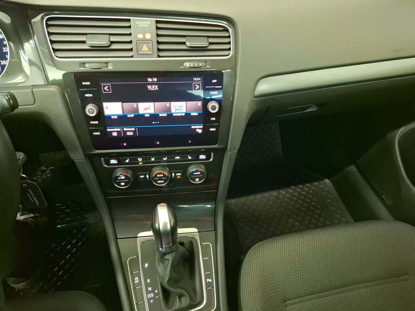VOLKSWAGEN Golf 2017