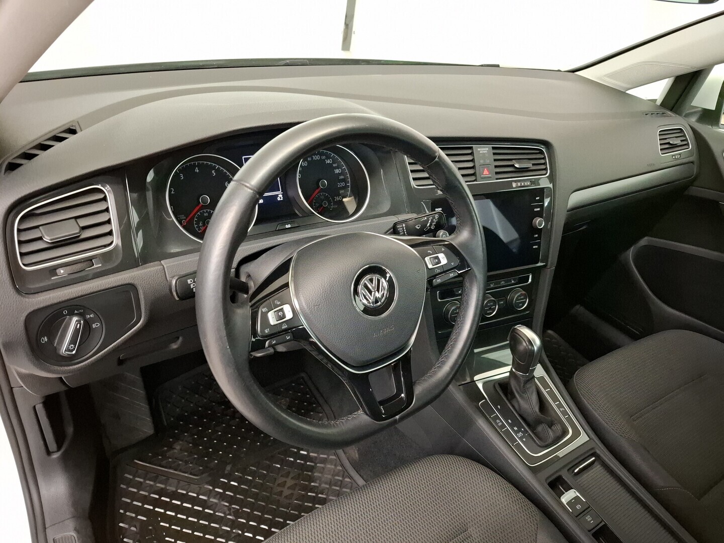 VOLKSWAGEN Golf 2017