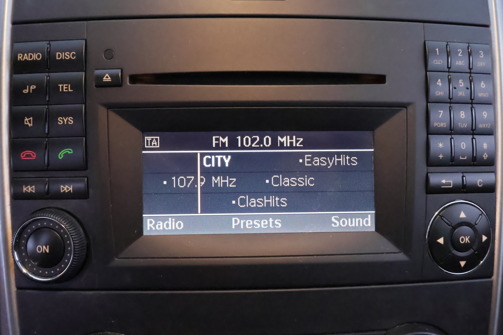 MERCEDES-BENZ A 2010