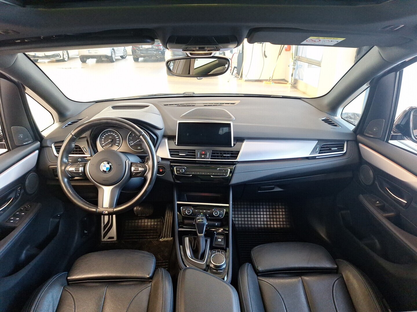 BMW 225 2016