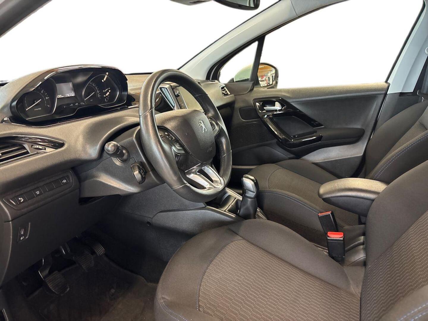 PEUGEOT 208 2019