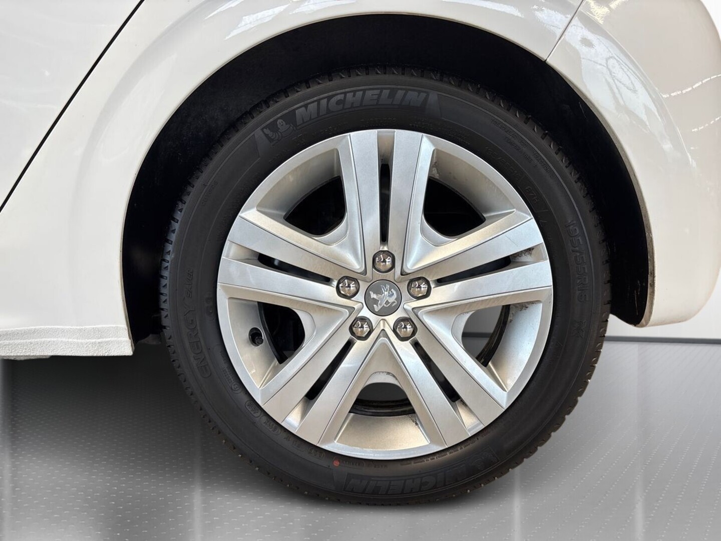 PEUGEOT 208 2019
