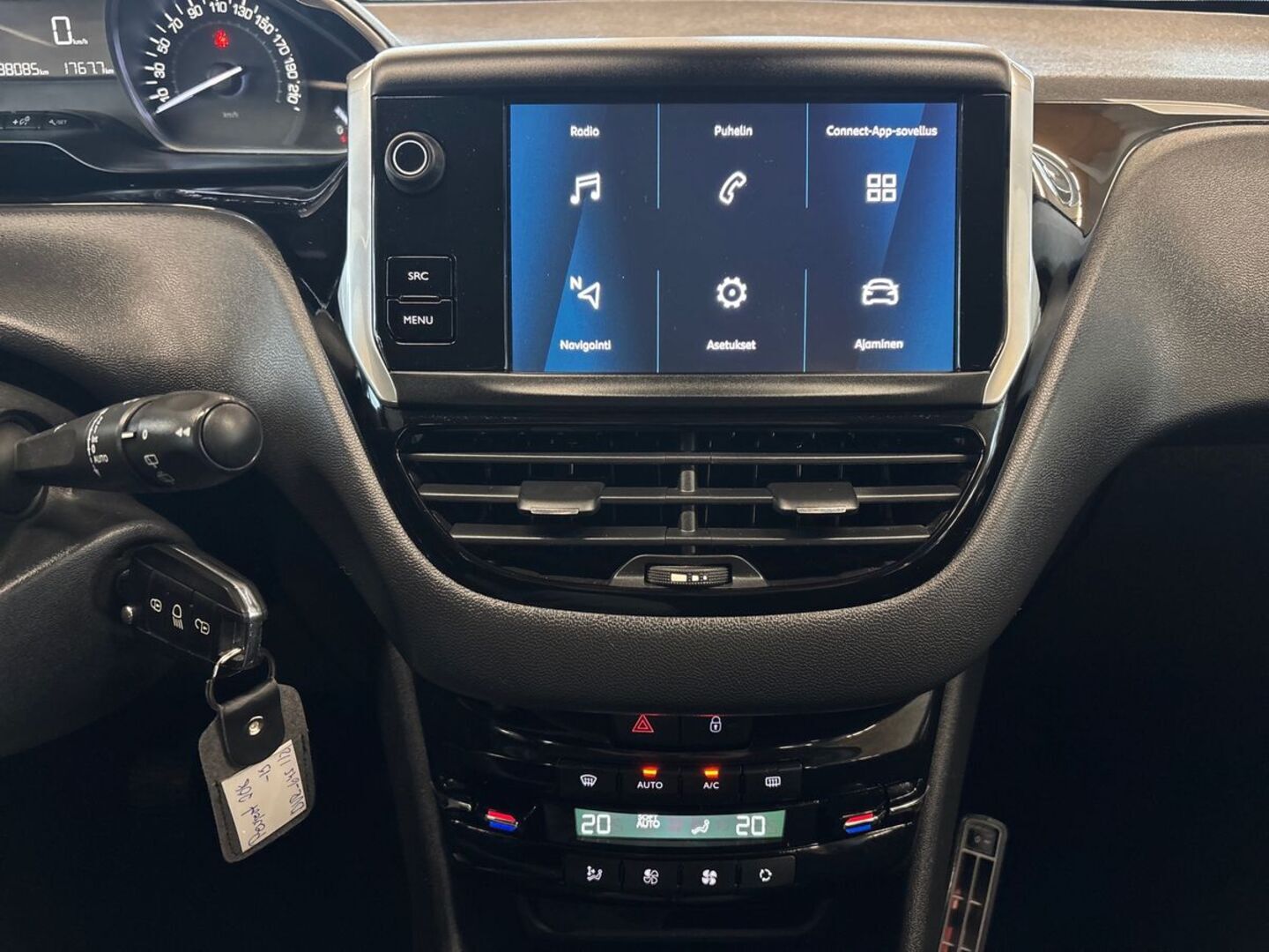 PEUGEOT 208 2019