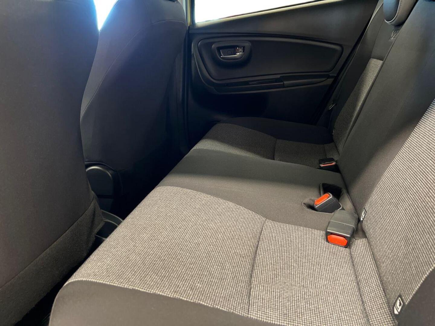 TOYOTA Yaris 2019