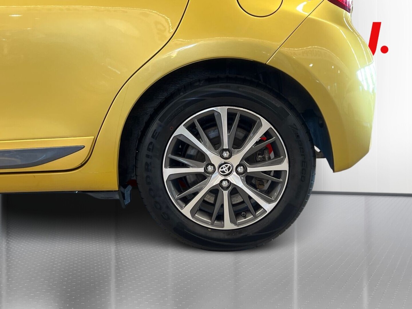 TOYOTA Yaris 2019