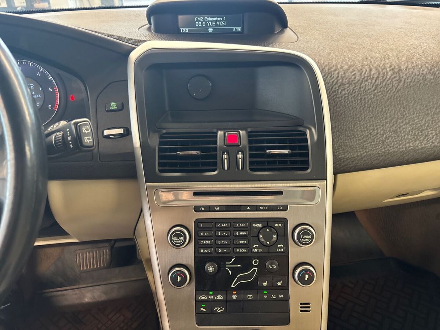 VOLVO XC60 2009