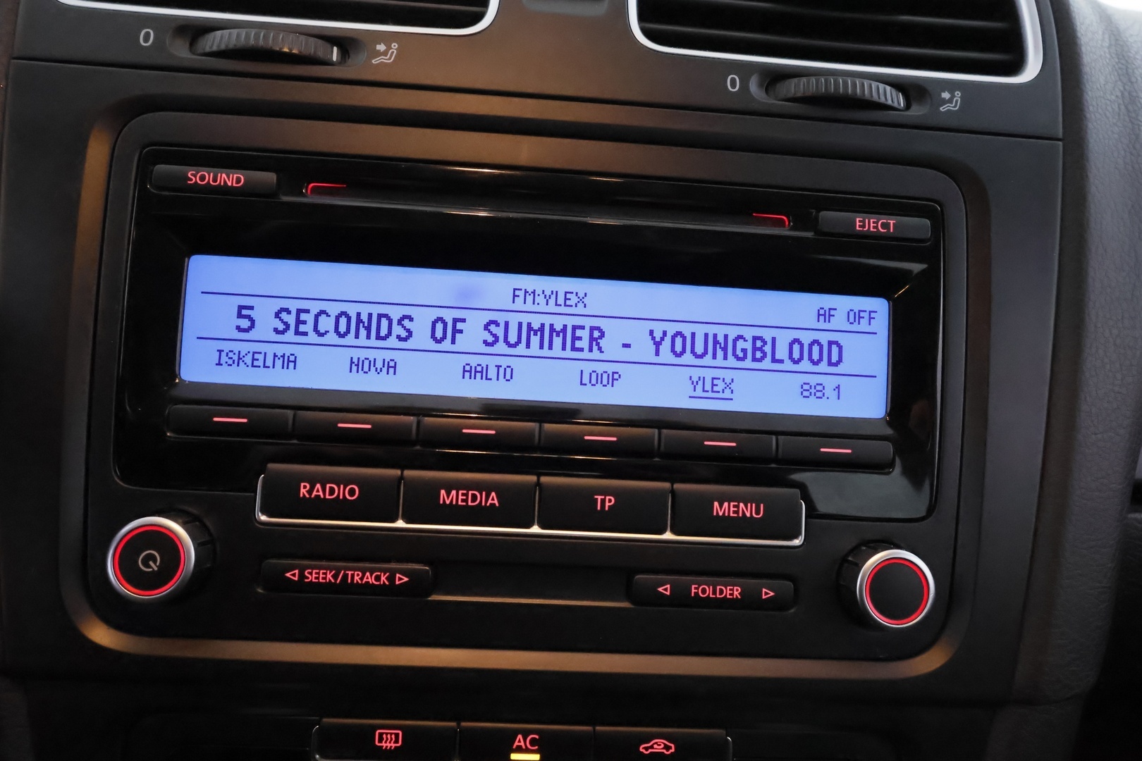 VOLKSWAGEN Golf 2010