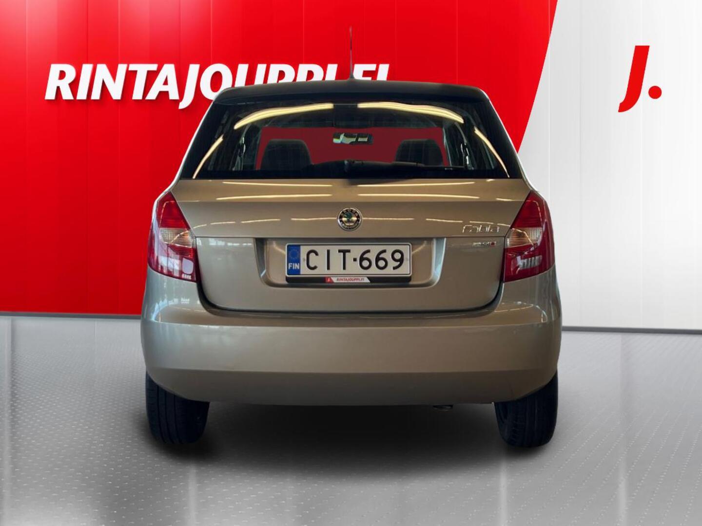 SKODA Fabia 2012