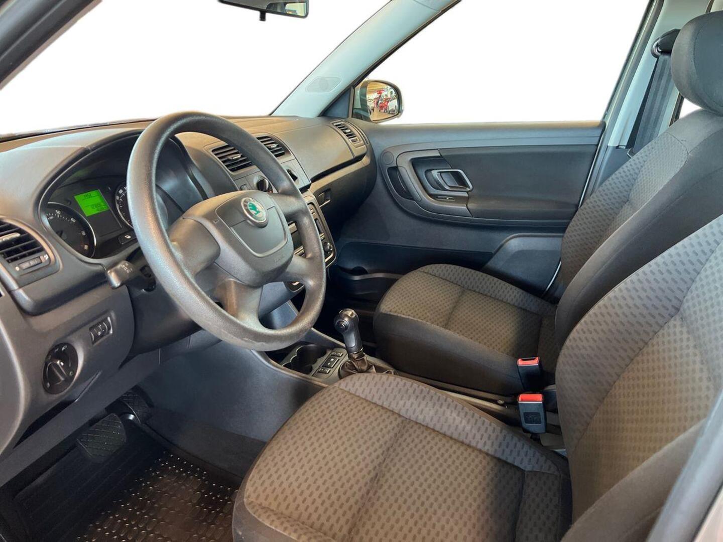 SKODA Fabia 2012