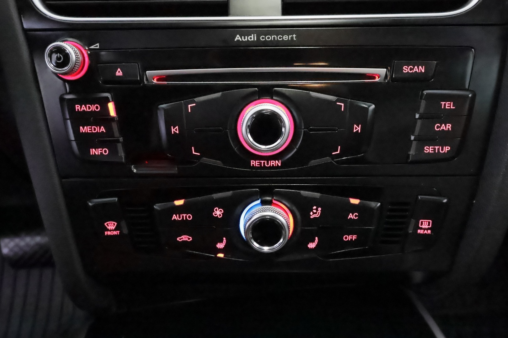 AUDI A4 allroad quattro 2012