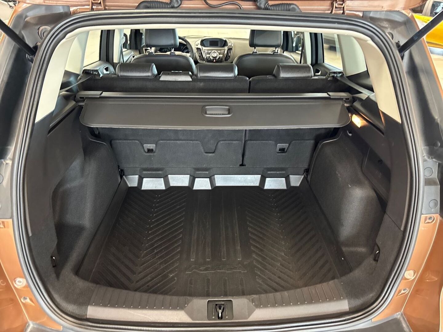 FORD Kuga 11