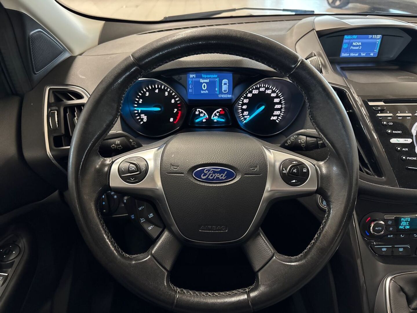 FORD Kuga 18