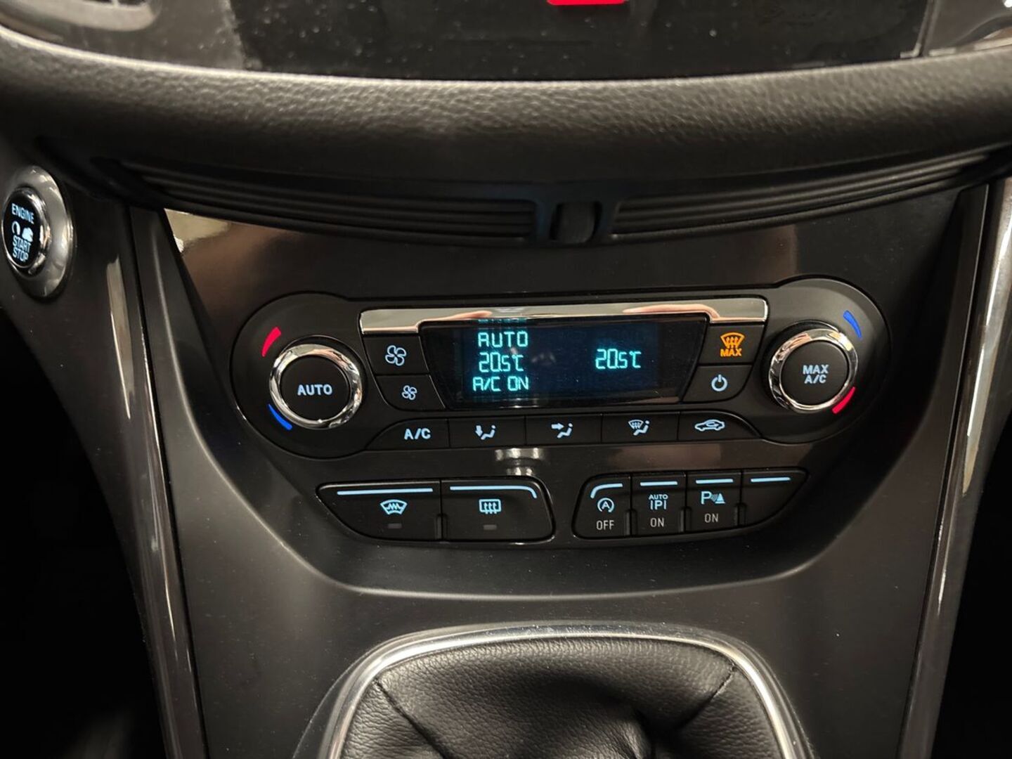 FORD Kuga 23