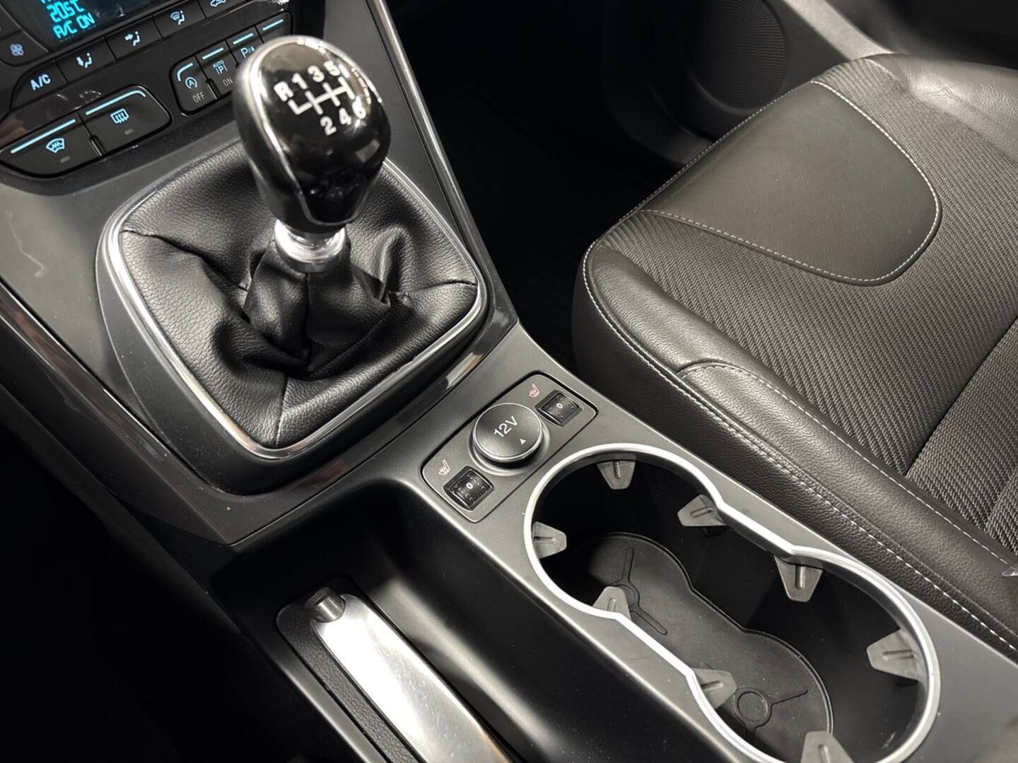 FORD Kuga 24